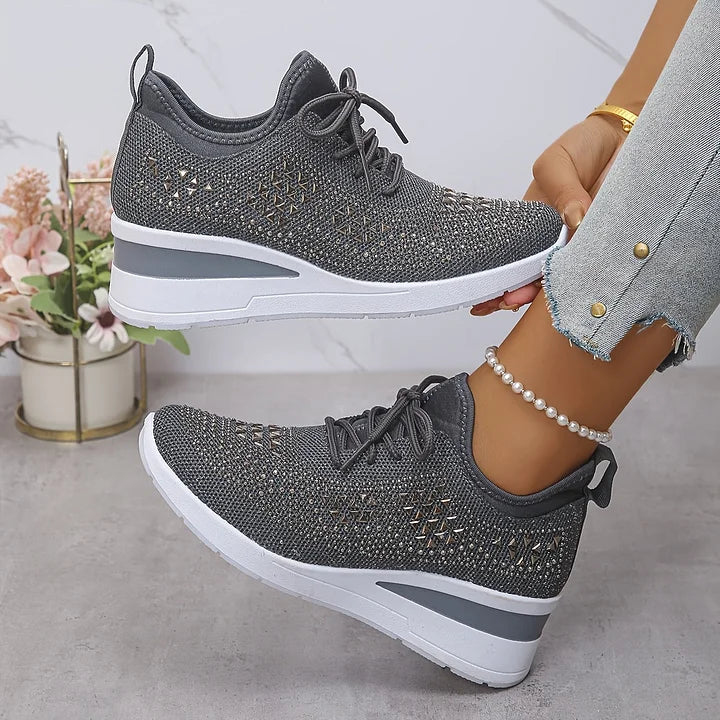 Lourdes | Zapatillas ortopédicas con brillantes diamantes