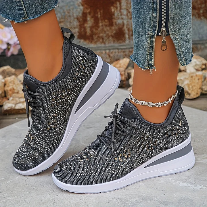 Lourdes | Zapatillas ortopédicas con brillantes diamantes