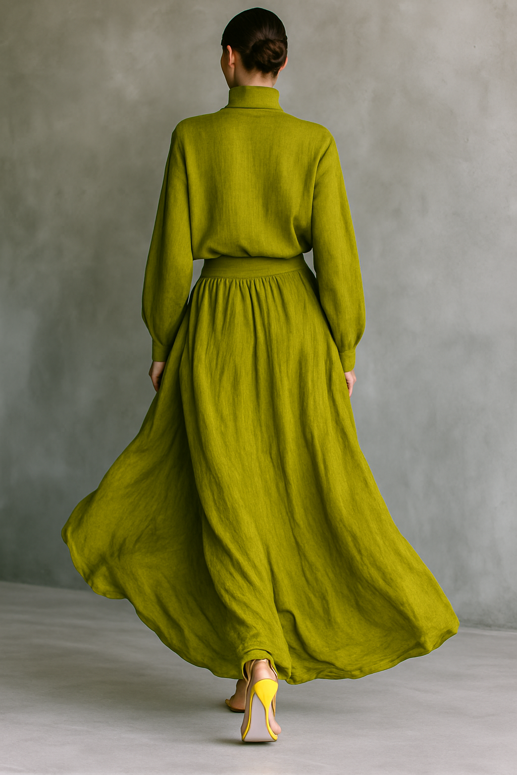 Traje de mujer verde en mezcla de algodón y lino